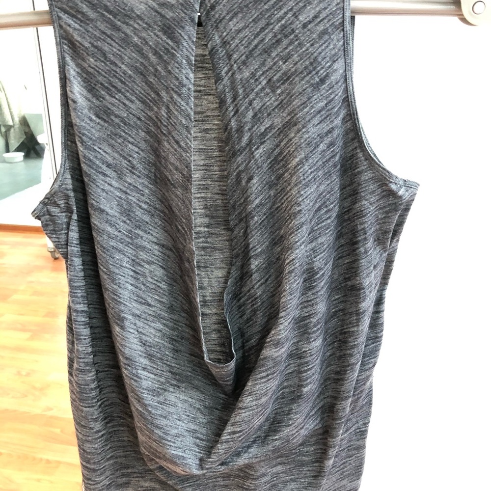 Lulu lemon workout top